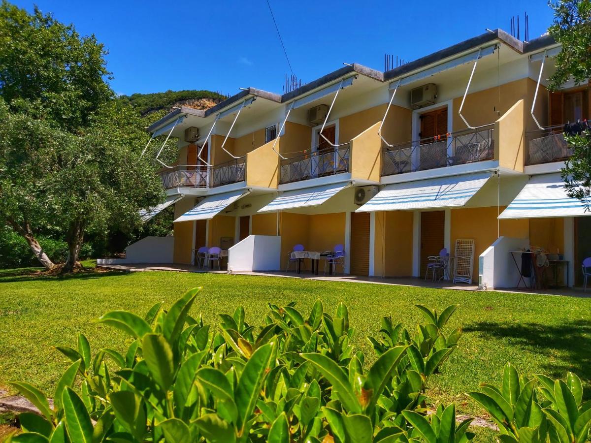 Artolithia Apartments Ríza 外观 照片