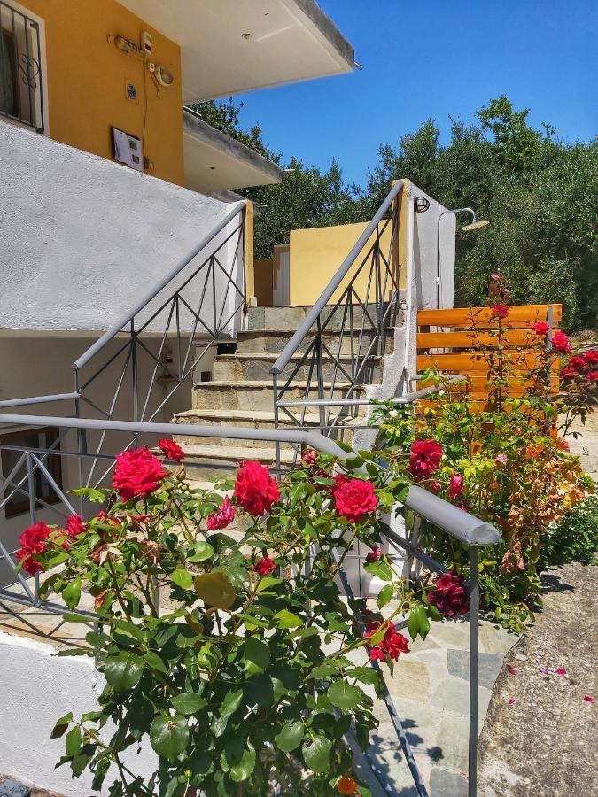 Artolithia Apartments Ríza 外观 照片