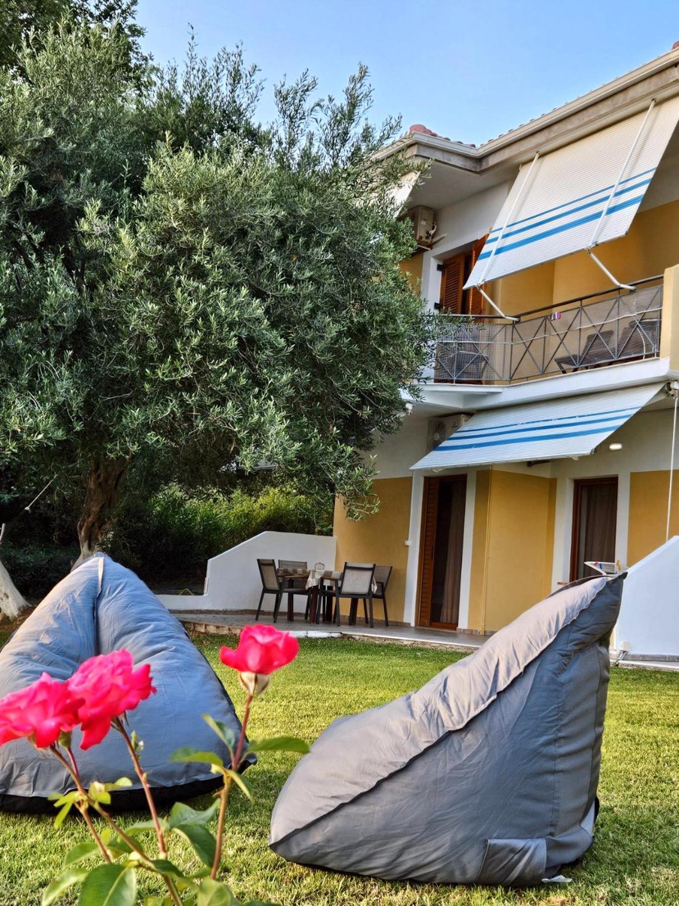 Artolithia Apartments Ríza 外观 照片